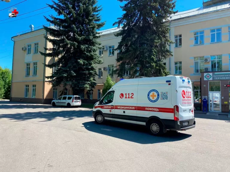 Перевозка лежачего больного в больницу