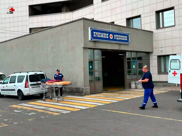 Перевозка больного в отделение скорой помощи
