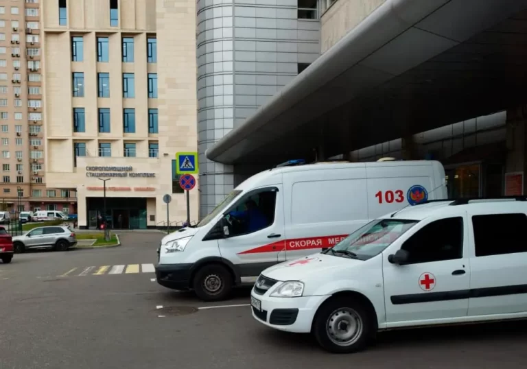 Перевозка лежачего больного в НИИ Склифосовского (склиф)